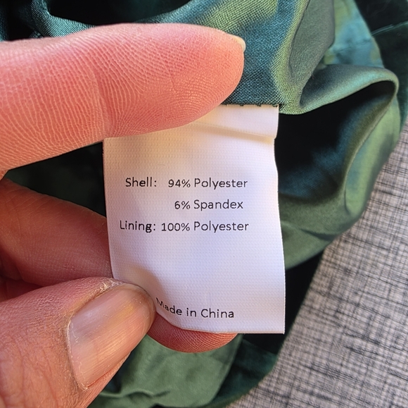 Luxurious Green Velvet Jacket - Picture 4 of 6